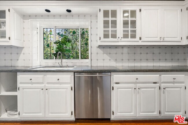 Building Photo - 1625 Opechee Way