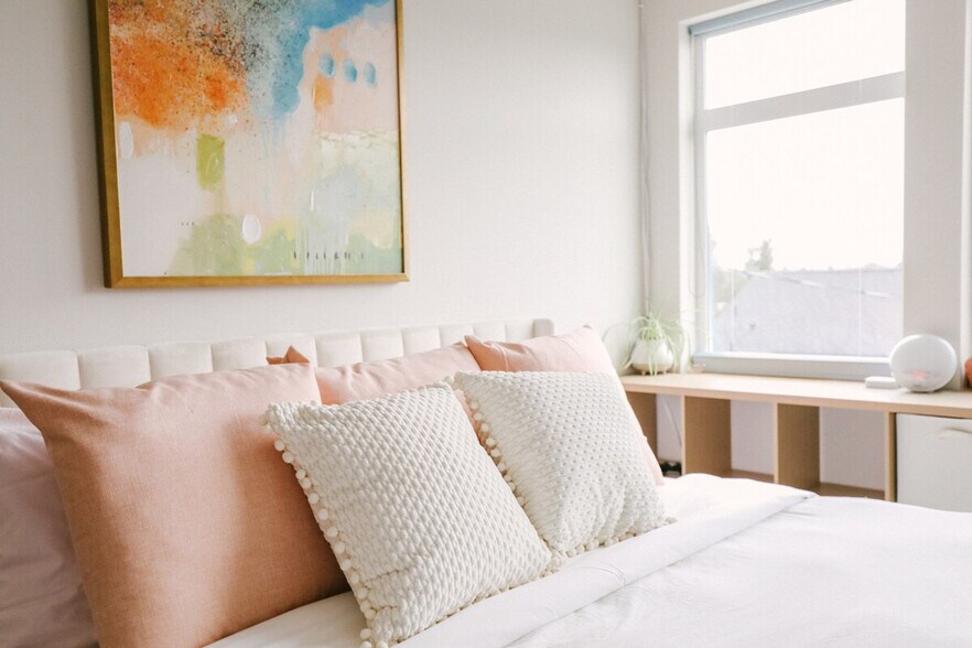 Building Photo - 4748 36th Ave S