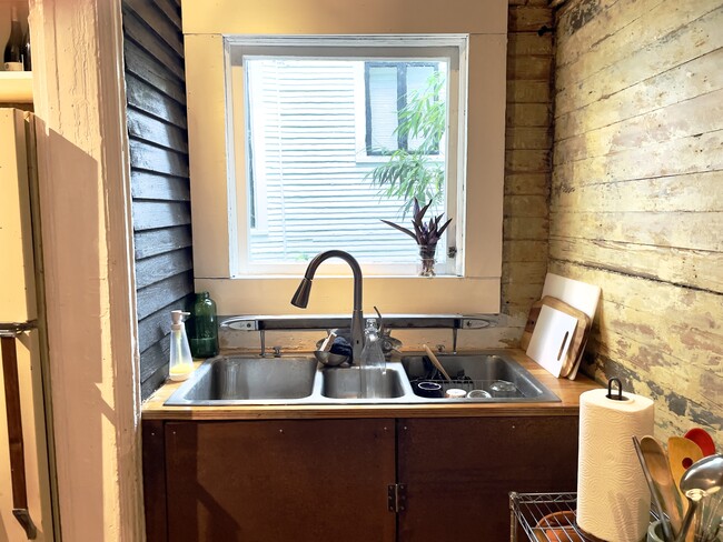 Kitchen Sink - 1636 11th Pl S