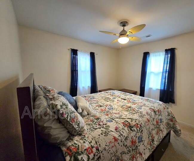 Building Photo - 14 Al St