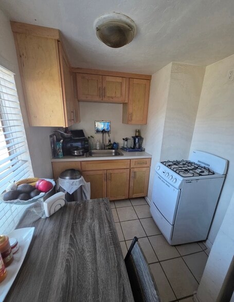 Building Photo - 1420 Coolidge Ave