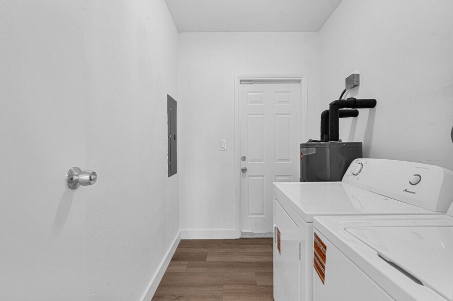 Building Photo - 135 NW 48th Ct