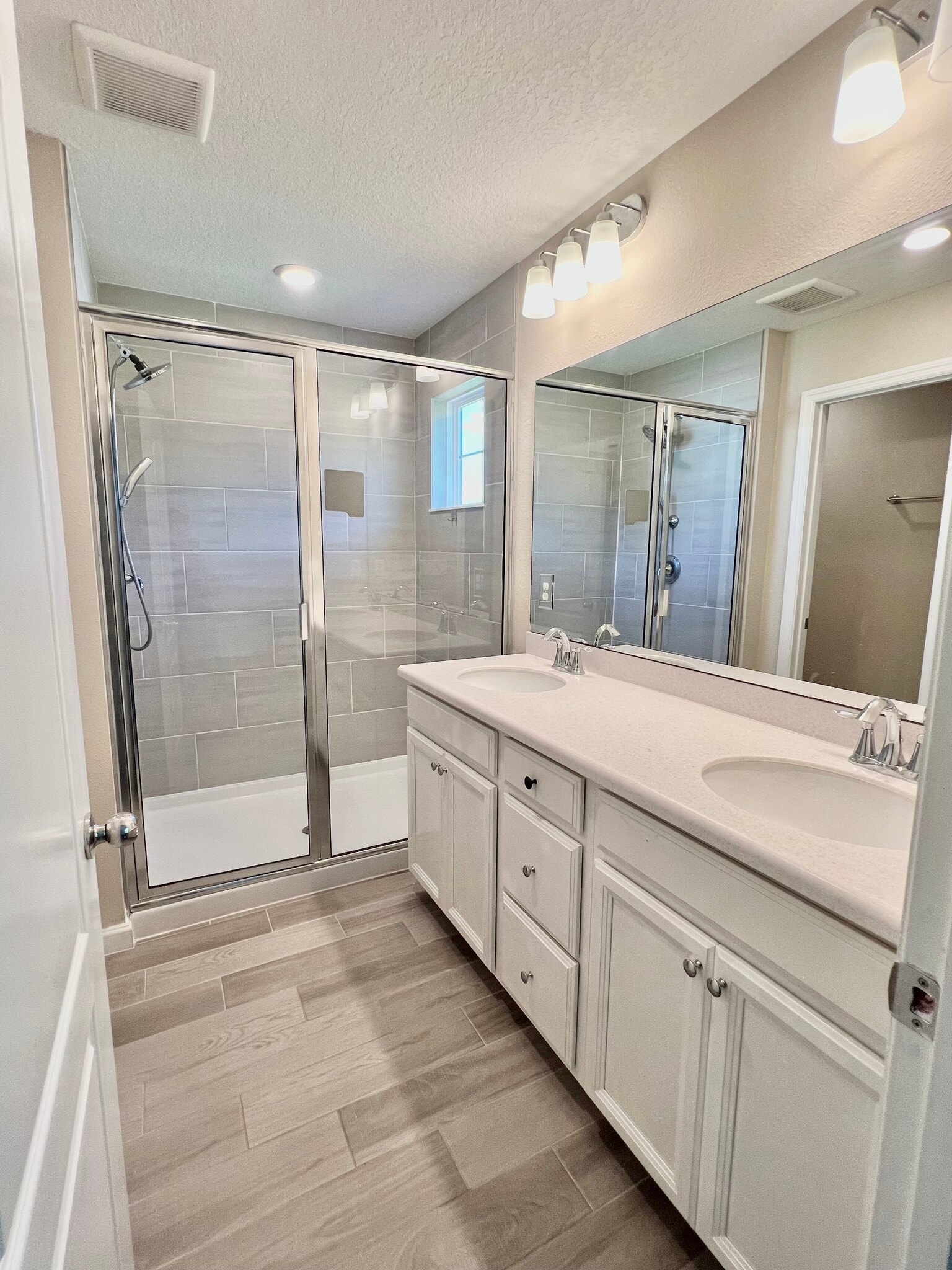 Master Bathroom - 472 Albany Bay Blvd