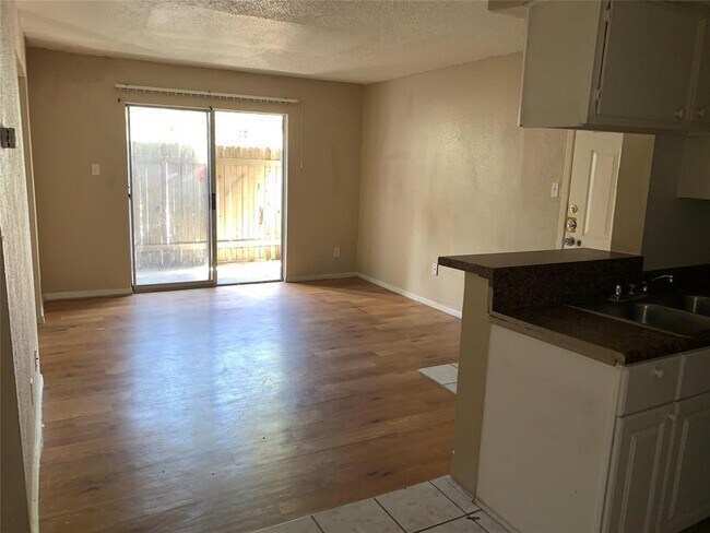 Building Photo - 12615 Brookglade Cir