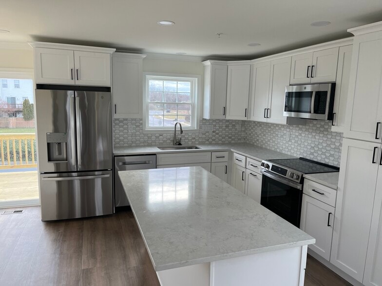 Building Photo - 7101 Collinsworth Pl