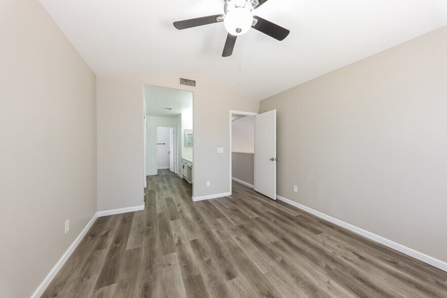 Building Photo - 3630 W Escuda Dr