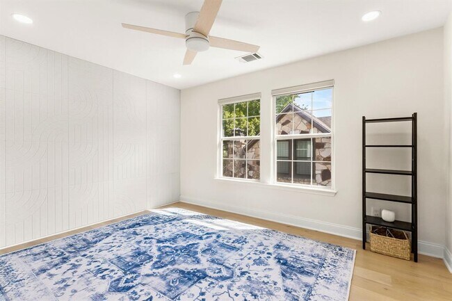 Building Photo - 4312 Rosedale Ave