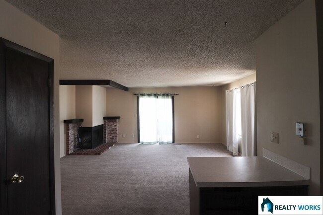 Building Photo - 3920 Sweetbriar Ln