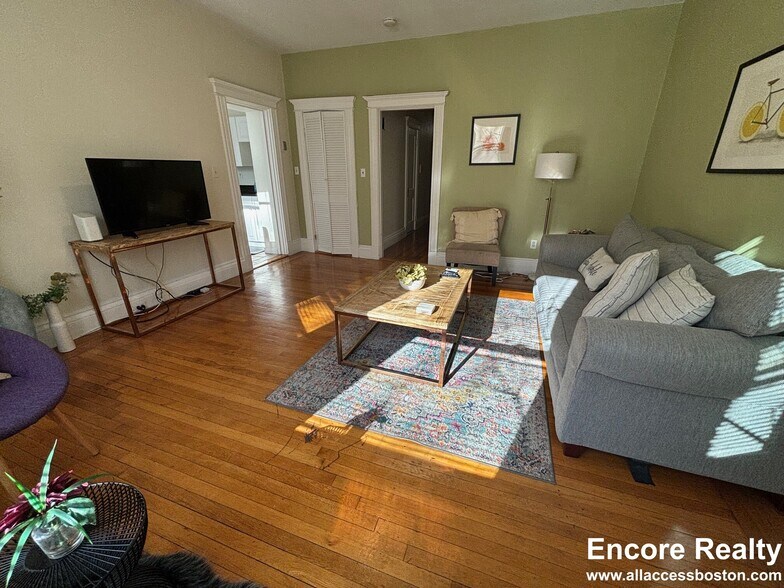 Building Photo - 22 Euston St