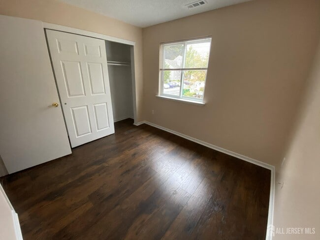 Building Photo - 9002 Tamarron Dr