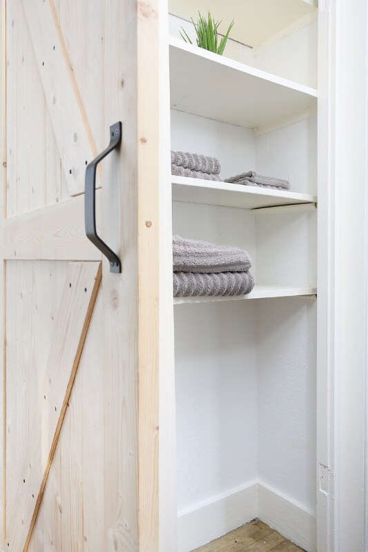 Building Photo - 1532 W Huisache Ave