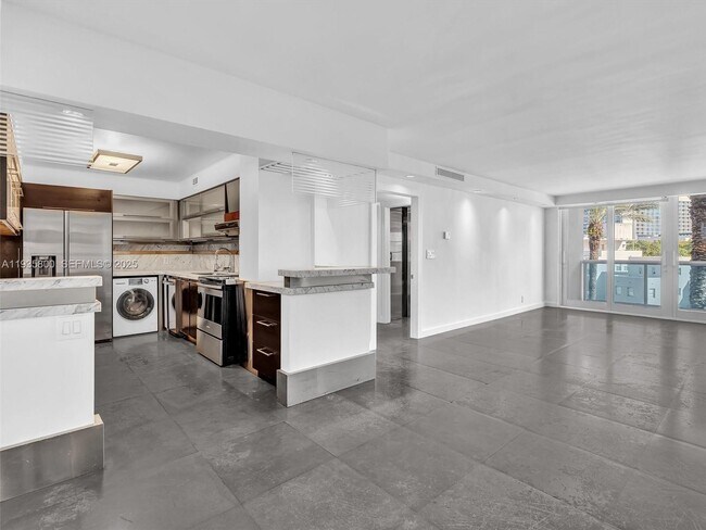 Building Photo - 6770 Indian Creek Dr