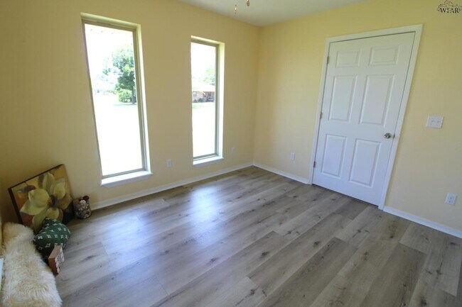 Building Photo - 1218 Christine Rd