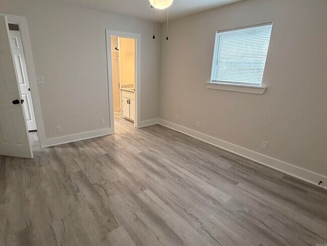 Building Photo - 809 Palmer Ave