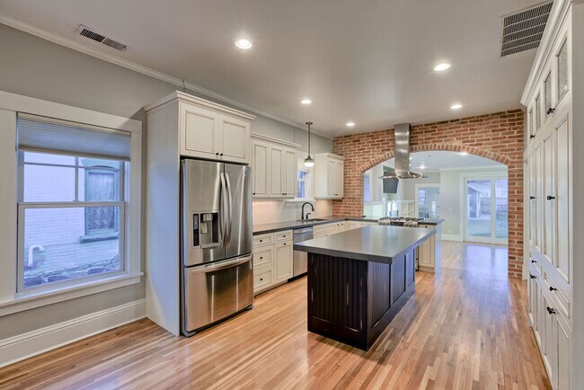 Building Photo - Exceptional 3 Bedroom Home with office & detached flex space