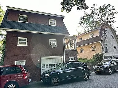 Building Photo - 5 Drumore Cres