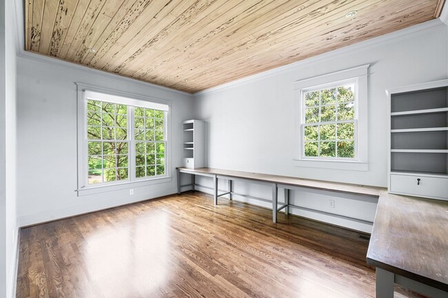 Building Photo - A timeless Cape Cod-style estate!
