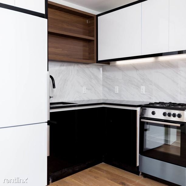 Building Photo - 581 Ocean Pkwy