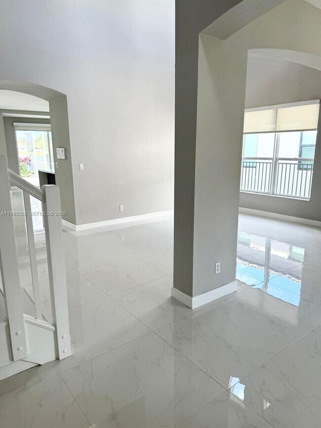 Building Photo - 4451 Seneca Ave