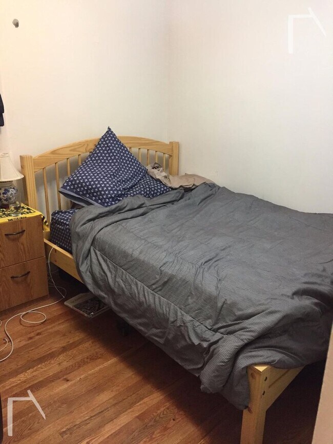 Building Photo - 214 Summer St