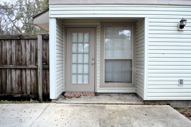 Building Photo - 319 Artisan Rd