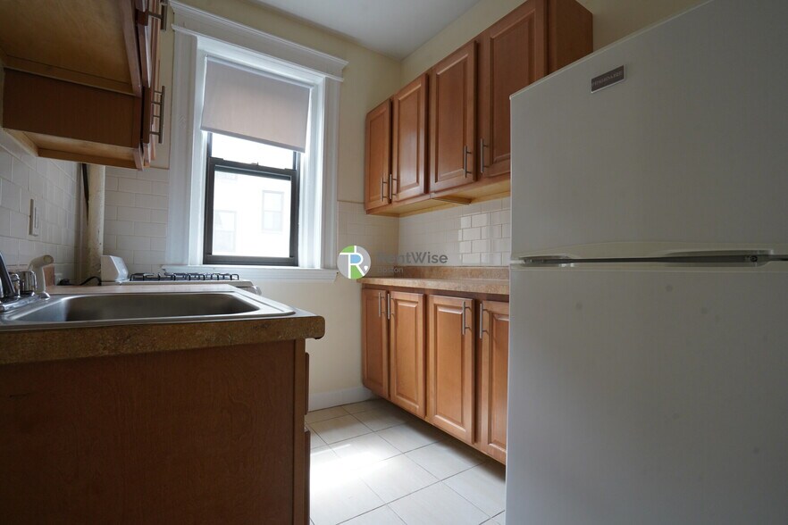 Building Photo - 1144 Commonwealth Ave