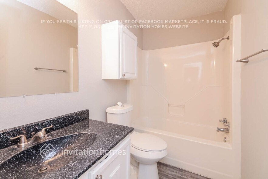 Building Photo - 912 Meadowdale Dr
