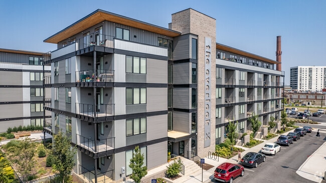 Building Photo - The Overlook at City View