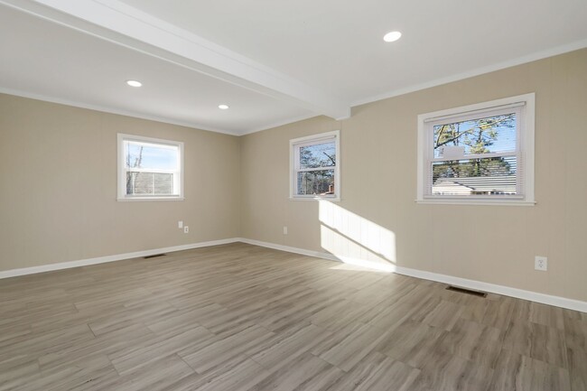 Building Photo - 11 Sandpiper St