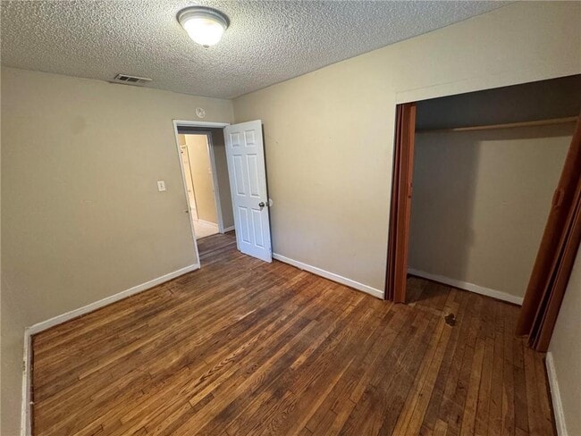 Building Photo - 4670 Rosewood Dr