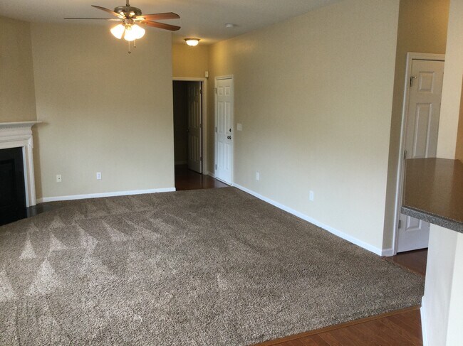 Building Photo - 88 Killington Dr