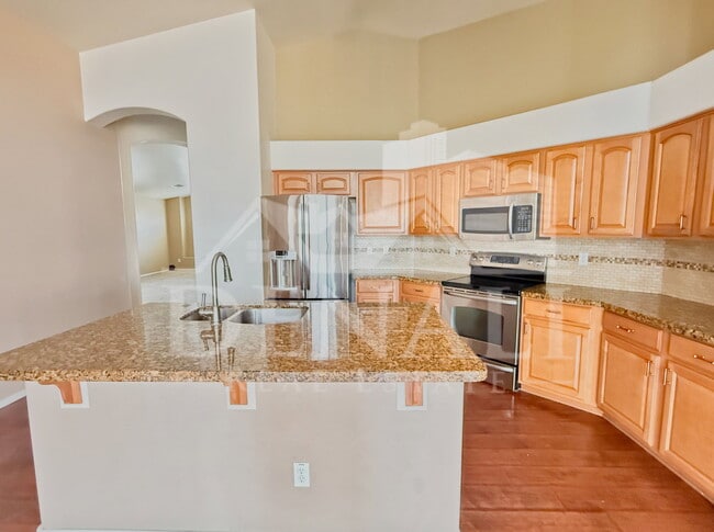 Building Photo - 4330 E Cottonwood Ln