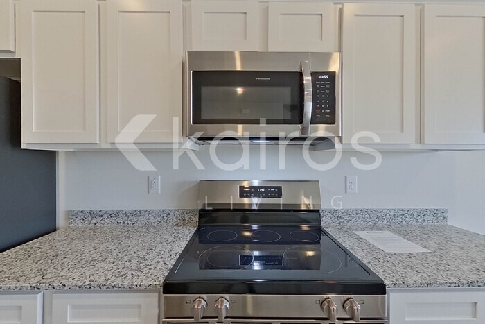 Building Photo - 2233 Banyon Cir