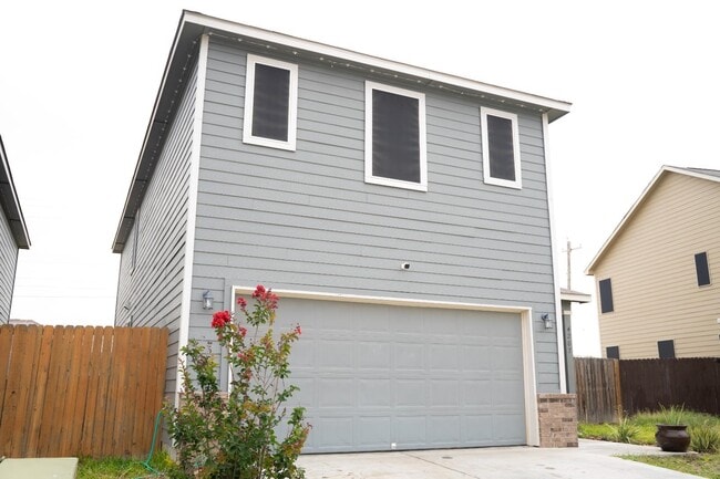 Building Photo - 4207 Lorisa Dr