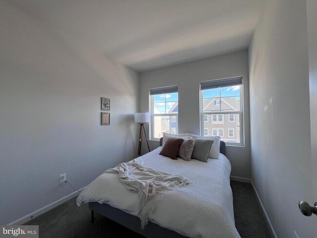 Building Photo - 316 Starry Way Dr