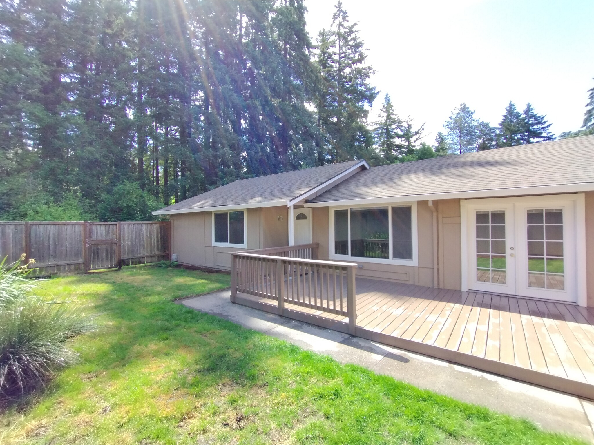Building Photo - 90 NW 180th Ave