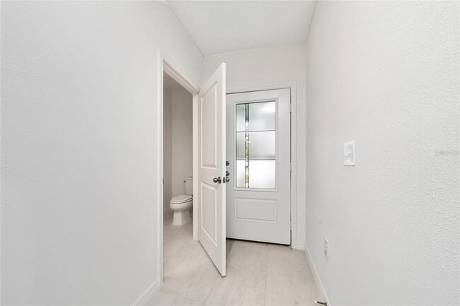 Building Photo - 2810 Raindrop Run St