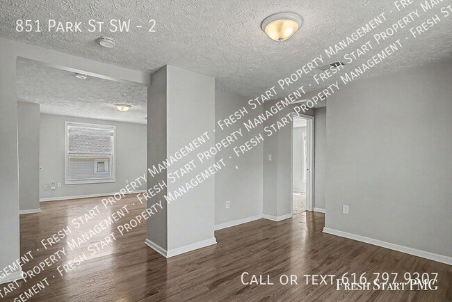 Building Photo - 851 Park St SW