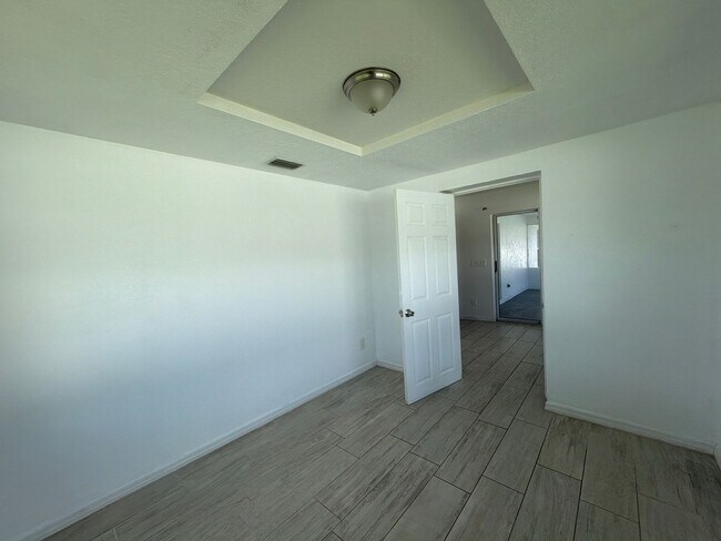 Building Photo - 10024 SW 73rd Terrace