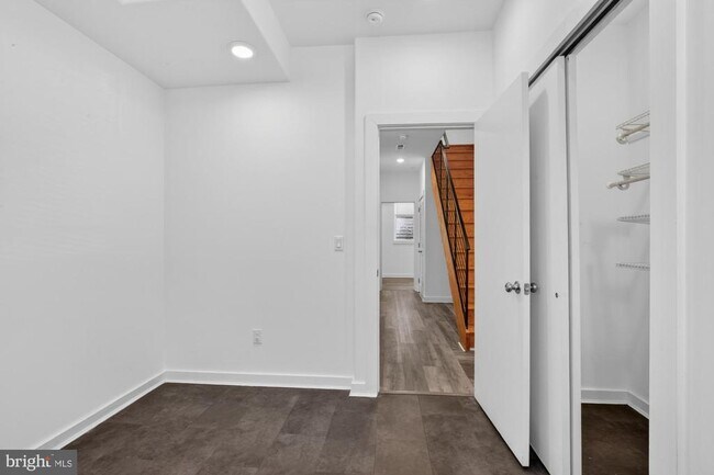 Building Photo - 1445 S 32nd St