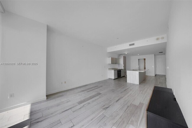 Building Photo - 480 NE 31st St