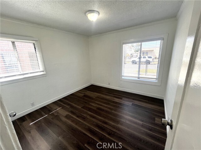 Building Photo - 1702 W 60th St