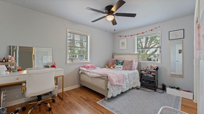 Building Photo - 830 W Caraway St