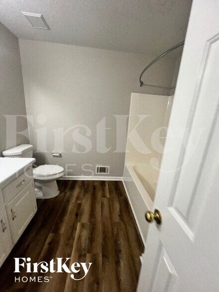 Building Photo - 305 Bridgewater Terrace