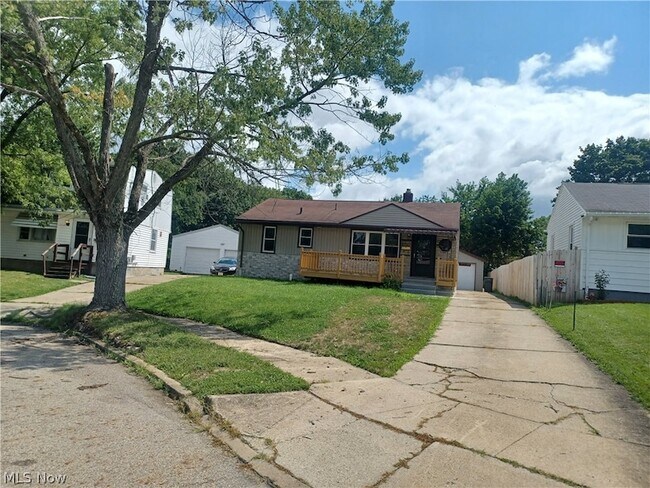 Building Photo - 551 Moherman Ave
