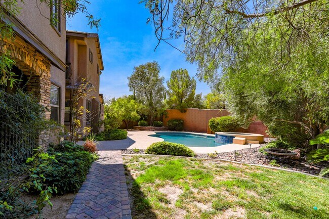 Building Photo - Summerlin Vistas Pool Home w/ Bed and Bath...