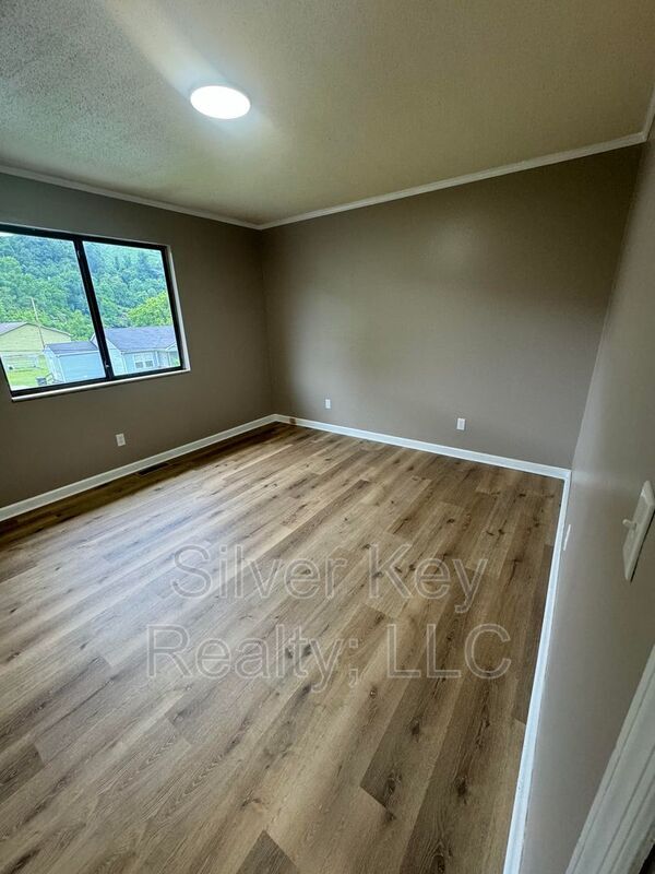 Building Photo - 403 Hicks St