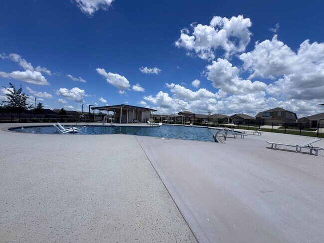 Building Photo - 4bd 2.5 ba in New Braunfels
