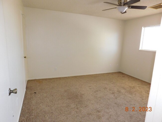 Building Photo - PER633