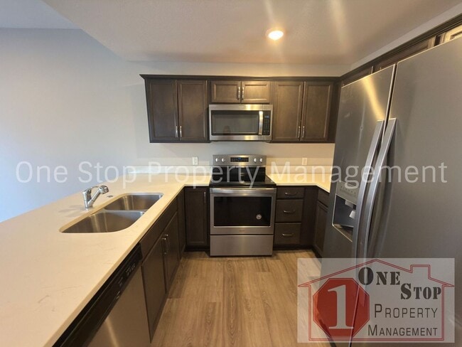 Building Photo - 3 Bedroom / 2.5 Bathroom Townhome in Louisburg, KS!